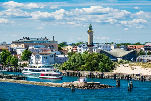 Warnemünde Leuchtturm und Teepott